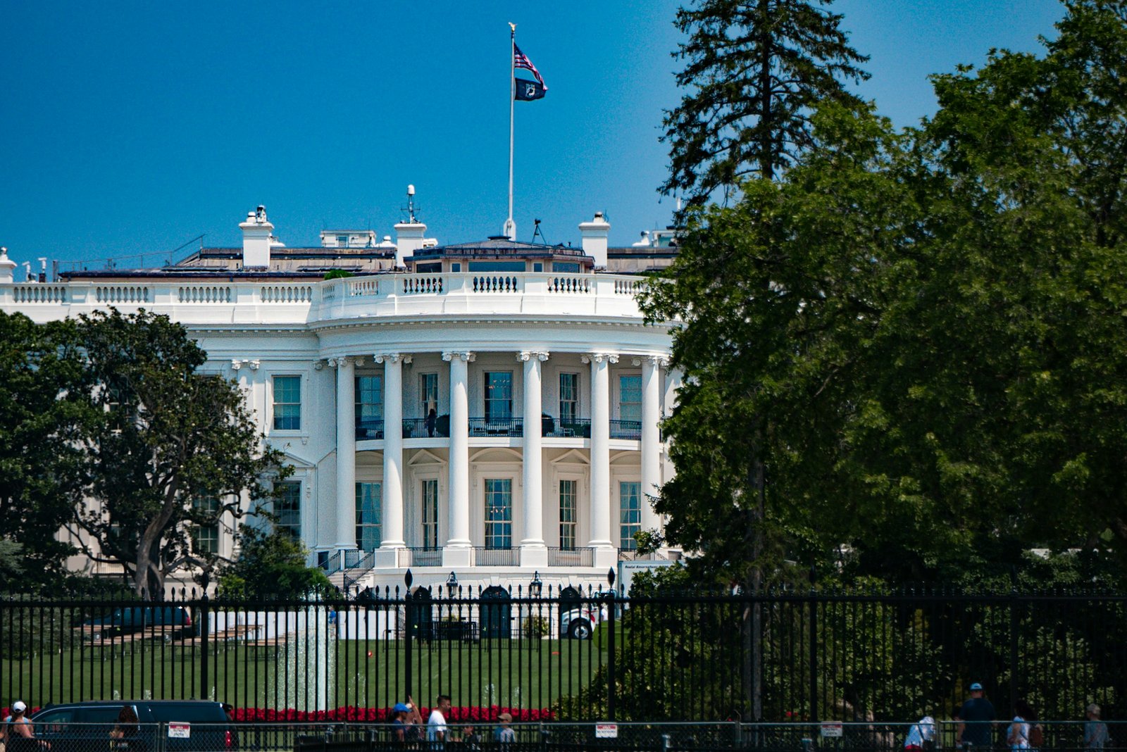 Photo of the White House as President Biden issues the first US National Security Memorandum on AI to provide a framework on how American approaches artificial intelligence from that perspective.