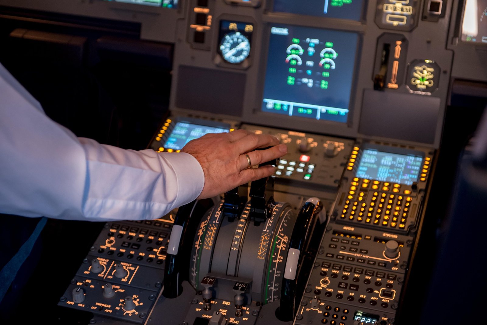 Person in a plane cockpit accelerating, illustrating ServiceNow launching its Yokohama platform which introduces AI agents across various sectors to boost workflows and maximise end-to-end business impact.